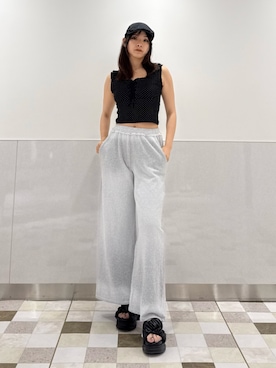 「EMODA（エモダ）のプレートツイルハンチングキャップ（ハンチング/ベレー帽、ブラック系）」を使った、菅谷レイナさん（レディース・168cm）の夏コーディネート