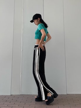 「EMODA（エモダ）のタンクラバーサンダル（サンダル）」を使った、菅谷レイナさん（レディース・168cm）の夏コーディネート