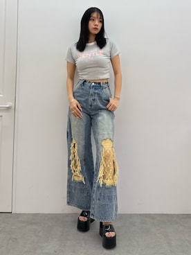 「EMODA（エモダ）のウエッジプラットフォームサンダル（サンダル、ブラック系）」を使った、菅谷レイナさん（レディース・168cm）の春コーディネート