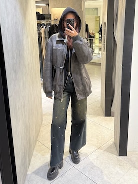 「アイテム（パーカー）」を使った、菅谷レイナさん（レディース・168cm）の秋コーディネート