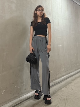 「EMODA（エモダ）のアイテム（アクセサリー）」を使った、菅谷レイナさん（レディース・168cm）の夏コーディネート