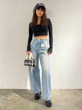 「EMODA（エモダ）のアイテム（キャップ）」を使った、菅谷レイナさん（レディース・168cm）の秋コーディネート