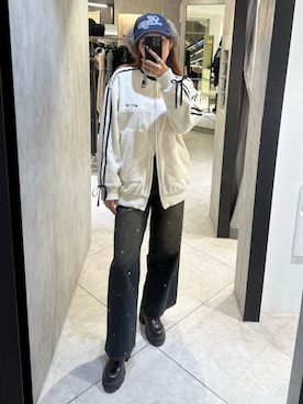 「EMODA（エモダ）のアイテム」を使った、菅谷レイナさん（レディース・168cm）の秋コーディネート