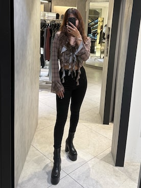 「EMODA（エモダ）のアイテム（キャミソール）」を使った、菅谷レイナさん（レディース・168cm）の秋コーディネート