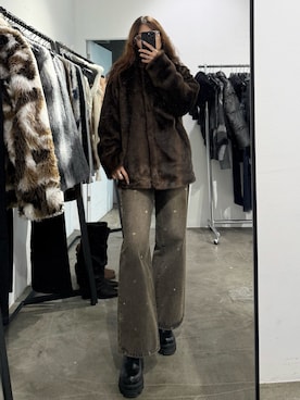 「アイテム（メガネ）」を使った、菅谷レイナさん（レディース・168cm）の秋コーディネート