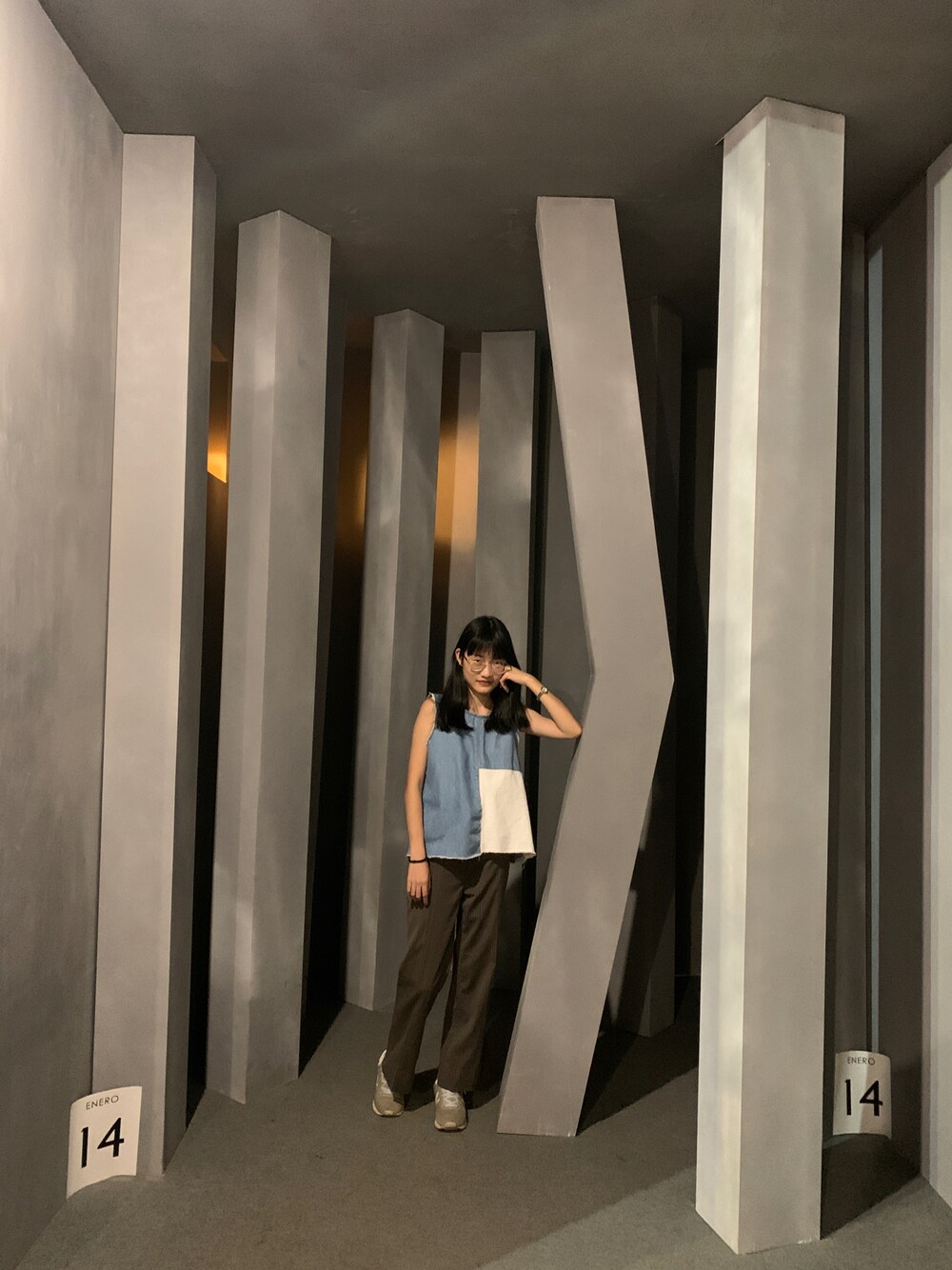 「summer、vest、pants、New Balance、denim、Queen shop、夏コーデ、デニム、ベスト、パンツスタイル、背心、西裝褲、丹寧」｜「QUEEN SHOPのアイテム（その他トップス、ブルー系）」を使った、Maggie Liuさん（レディース・157cm）の夏コーディネートの1枚目の写真