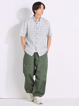 「nissen（ニッセン）のワイドカーゴパンツ（パンツ、グリーン系）」を使った、nissen Mens Modelsさん（メンズ・185cm）の春コーディネート