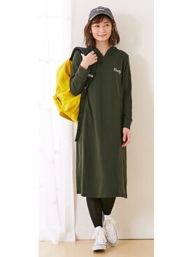 「アイテム（ママ＆ベビー、グリーン系）」を使った、nissen Maternity Modelsさん（レディース・160cm）の秋コーディネート