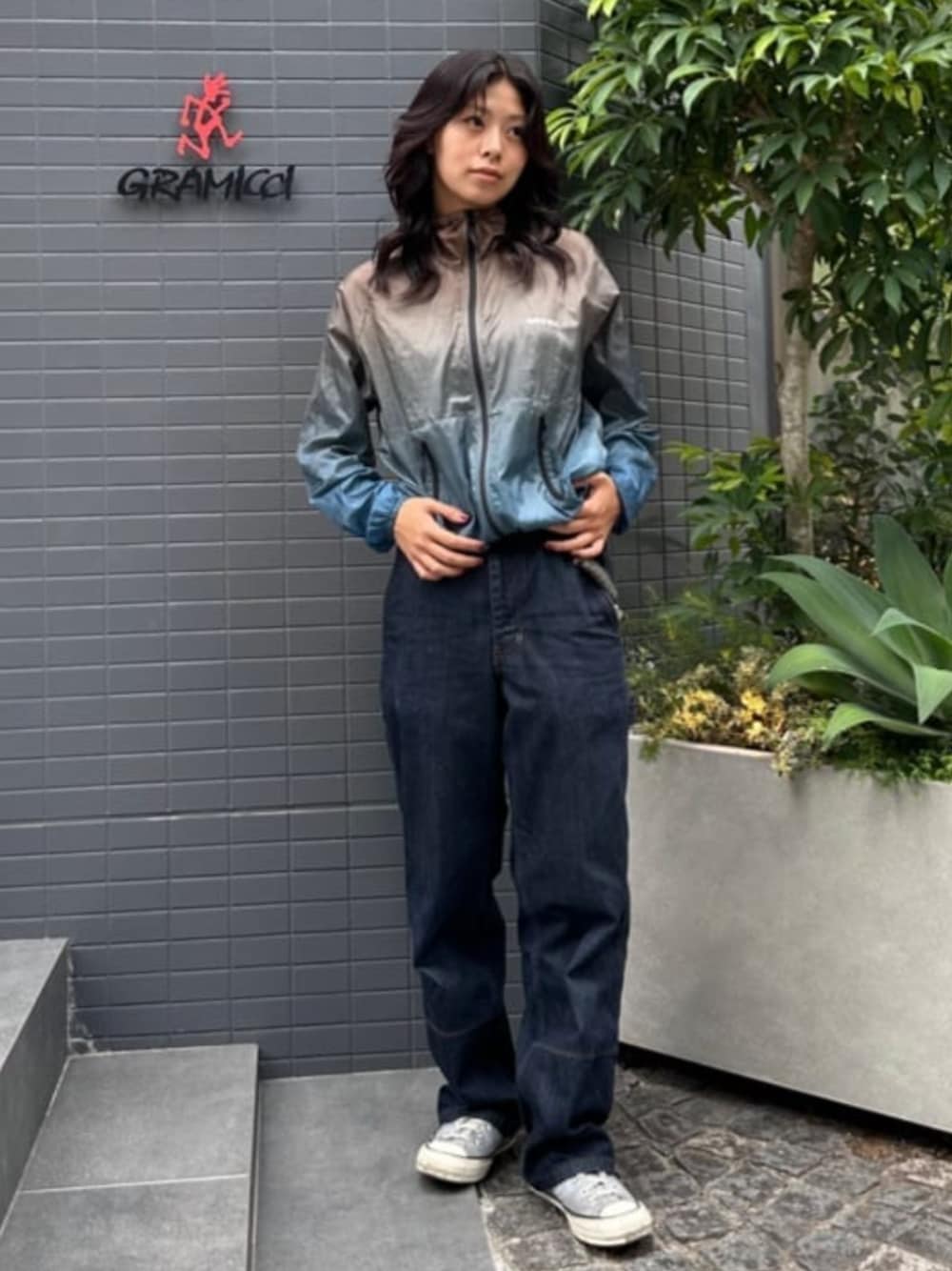 「GramicciのLT. RIPSTOP WINDJACKET｜LT.リップストップウィンドジャケット（その他アウター、ブラウン系）」を使った、Gramicciさん（レディース・165cm）の秋コーディネートの1枚目の写真