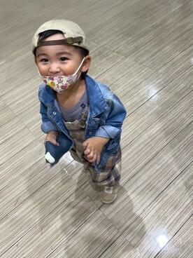 「H&M（エイチ・アンド・エム）のアイテム（デニムジャケット）」を使った、karenbabyさん（キッズ・80cm）の秋コーディネート