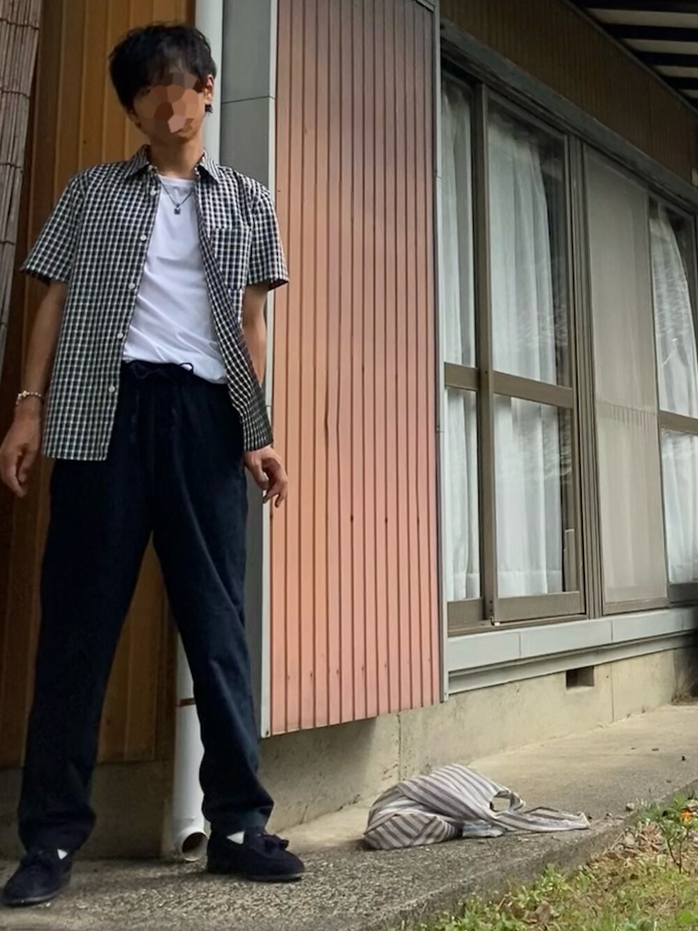 「岐阜、京都」｜「COSのアイテム（その他パンツ、ブルー系）」を使った、なおさん（メンズ・170cm）の夏コーディネートの1枚目の写真