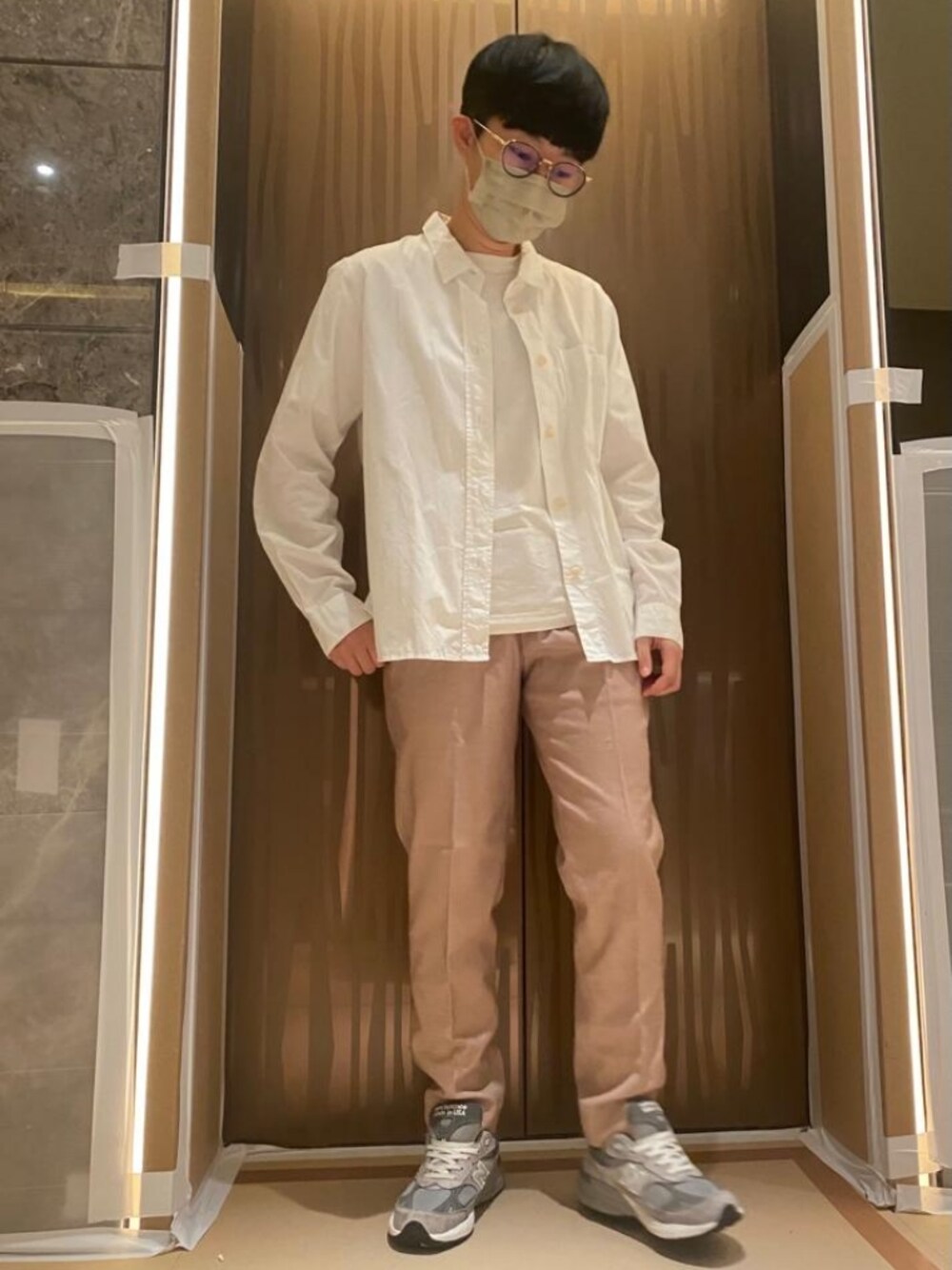 「nb993、MHL.」｜「MHL.のアイテム（シャツ/ブラウス、ホワイト系）」を使った、SaiChanさん（レディース・155cm）の秋コーディネートの1枚目の写真