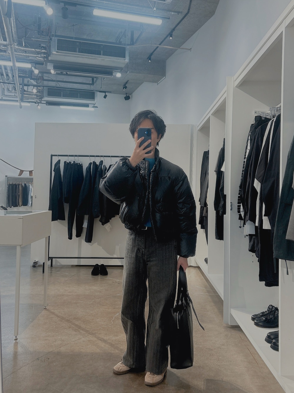 「our legacy、beautiful people、adidas、LOEWE、休日コーデ、オトナカジュアル、おしゃれさんと繋がりたい、メンズファッション」｜「beautiful peopleのアイテム（ニット/セーター、ブルー系）」を使った、easymaさん（メンズ・160cm）の春コーディネートの1枚目の写真
