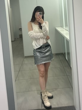 「MOUSSY（マウジー）のFOIL PRINT ミニスカート（スカート、シルバー系）」を使った、strawberryさん（レディース・160cm）の春コーディネート