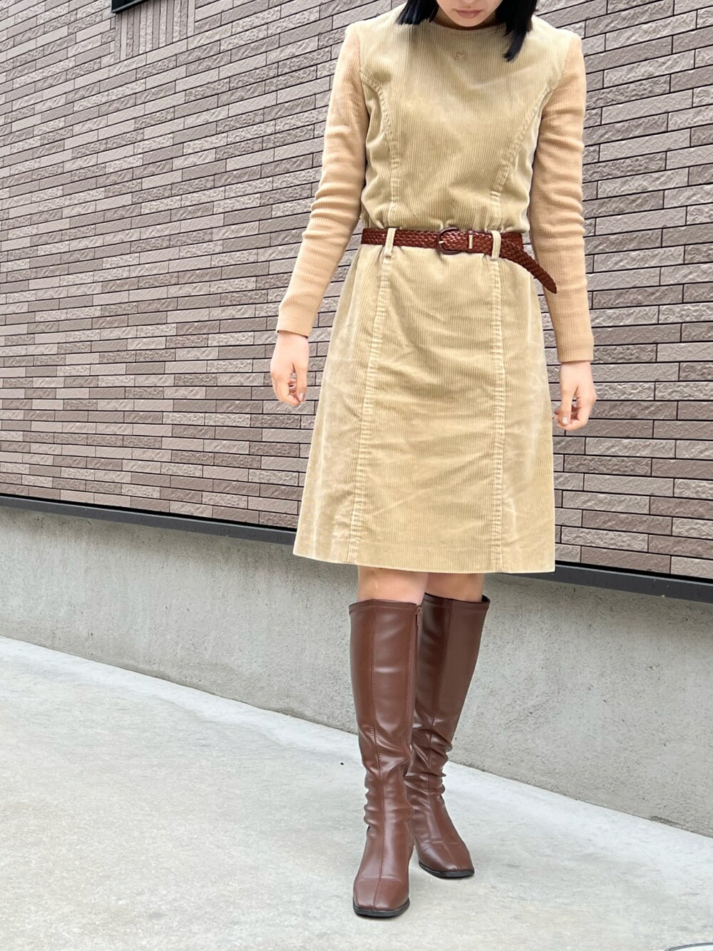 「大人カジュアル、春カラー、お出かけコーデ、春服、きれいめカジュアル、おしゃれさんと繋がりたい、休日スタイル、スカートスタイル、courreges、ワンピース、vintage、古着、ロングブーツ、ベージュコーデ、outfit」｜「DHOLICのアイテム（ブーツ、ブラウン系）」を使った、strawberryさん（レディース・160cm）の冬コーディネートの1枚目の写真