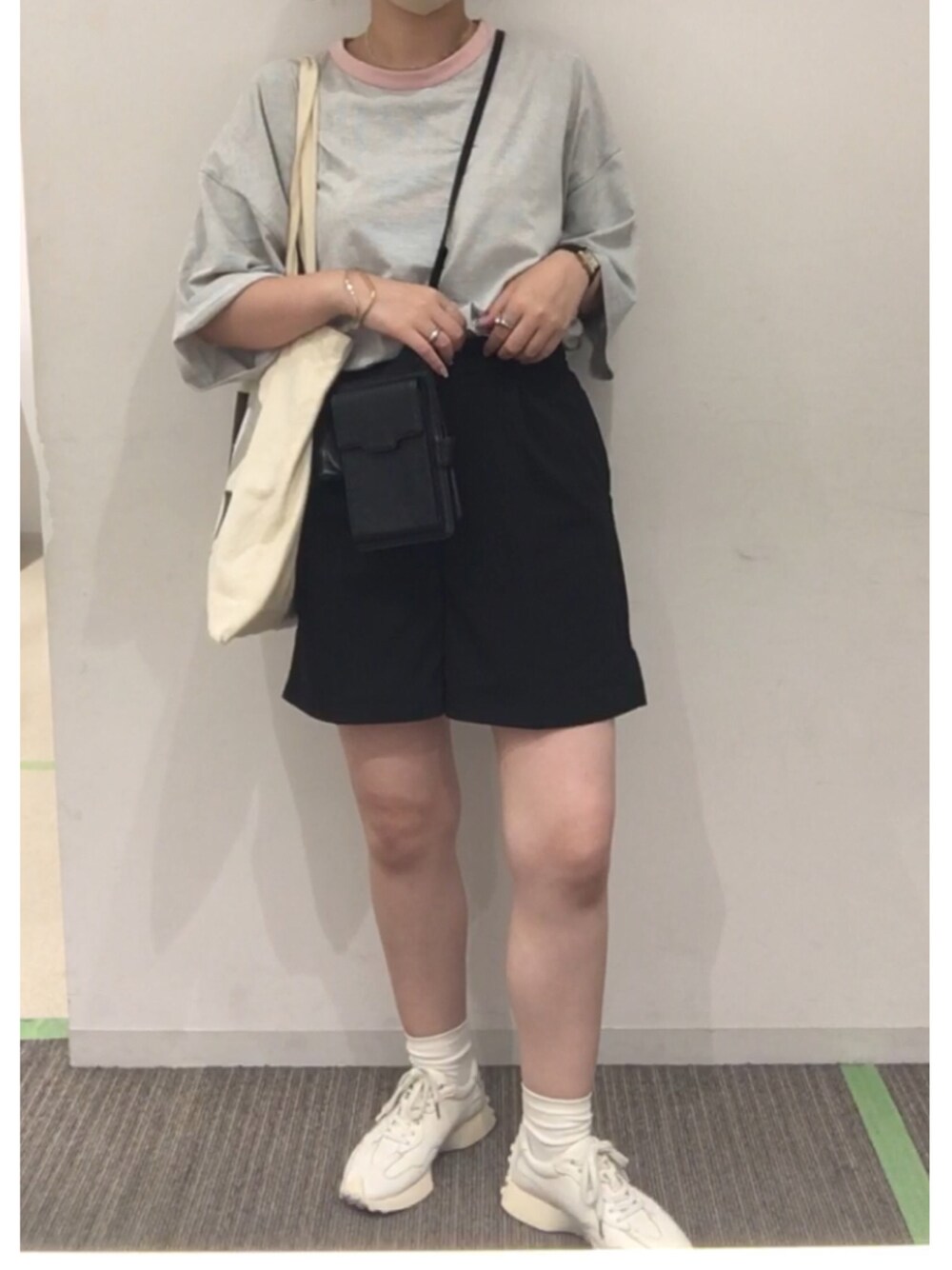 「通学コーデ、カジュアルコーデ、夏コーデ、ボーダーTシャツ、ハーフパンツ、Kastane、lawgy」｜「lawgyのcrape short pants（その他パンツ、ブラック系）」を使った、oiさん（レディース・159cm）の夏コーディネートの1枚目の写真