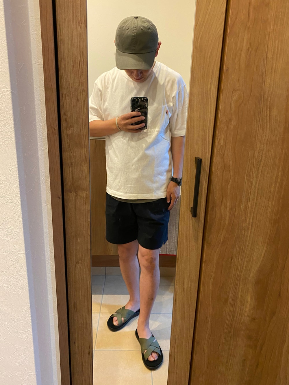 「今日のコーデ、休日スタイル、シンプル、夏コーデ、グリーン、キャップ、Tシャツ、短パン、サンダル」｜「Tevaの＜Teva（テバ）＞  VOYA SLIDE（サンダル、グリーン系）」を使った、D@icekさん（メンズ・172cm）の夏コーディネートの1枚目の写真