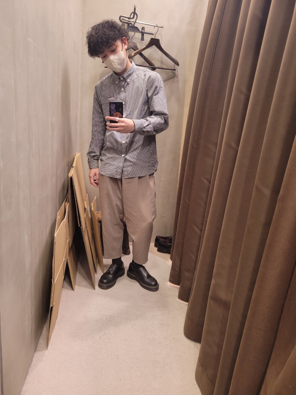 「春夏コーデ、メンズコーデ、低身長、シャツ好き集まれ、春服、パーマヘア」｜「Dr. Martensのアイテム（シューズ、ブラック系）」を使った、すふしさん（メンズ・168cm）の春コーディネートの1枚目の写真