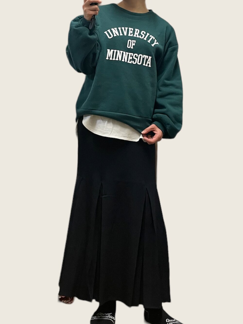 「BEAMS HEARTのアイテム（スカート、ブラック系）」を使った、Tomomi  Kannoさん（レディース・161cm）の冬コーディネートの1枚目の写真