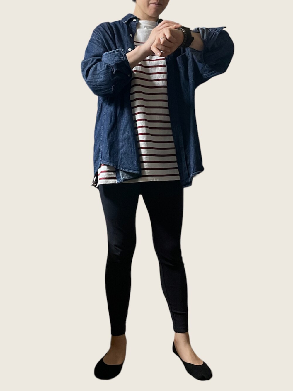 「GUのアイテム（シャツ/ブラウス、ブルー系）」を使った、Tomomi  Kannoさん（レディース・161cm）の春コーディネートの1枚目の写真