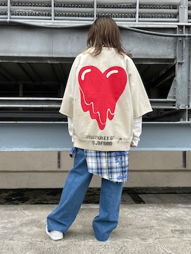 「EMOTIONALLY UNAVAILABLE×SAINT Mxxxxxxのアイテム（Tシャツ/カットソー、ホワイト系）」を使った、マツモトさん（レディース・161cm）の秋コーディネート