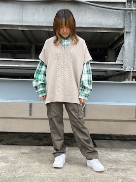 「DANKE SCHON（ダンケシェーン）のDankeSchon/ダンケシェーン/ツイル カーゴパンツ（カーゴパンツ、グリーン系）」を使った、マツモトさん（レディース・161cm）の秋コーディネート
