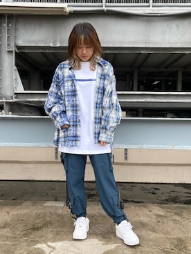 「DANKE SCHON（ダンケシェーン）のDankeSchon/ダンケシェーン/NS CARGO PANTS/カーゴパンツ（カーゴパンツ、ブルー系）」を使った、マツモトさん（レディース・161cm）の秋コーディネート
