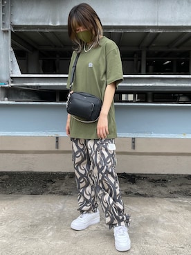 「DANKE SCHON（ダンケシェーン）のDankeSchon/ダンケシェーン/トライバルカーゴパンツ（カーゴパンツ、ベージュ系）」を使った、マツモトさん（レディース・161cm）の夏コーディネート