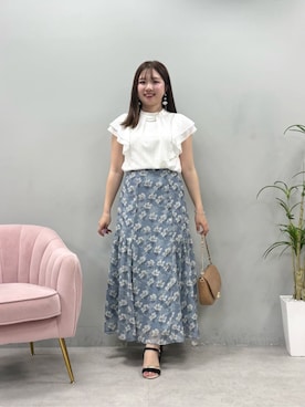 「natural couture（ナチュラルクチュール）のプチハイフリル袖ブラウス（シャツ/ブラウス、ホワイト系）」を使った、かなみさん（レディース・156cm）の春コーディネート