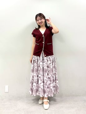 「natural couture（ナチュラルクチュール）の配色ノースリニットカーディガン（カーディガン/ボレロ、レッド系）」を使った、かなみさん（レディース・156cm）の夏コーディネート