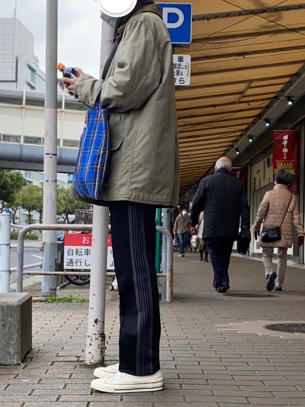 「秋冬コーデ、シンプル、おしゃれさんと繋がりたい、きれいめカジュアル、スニーカーコーデ、ストリート、UNIQLO、いいね、save、フォローお願いします🤑、プチプラ、冬アウター、古着、古着コーデ、古着好きな人と繋がりたい、アパレルスタッフ、冬コーデ」｜「L.L.Beanのアイテム（ミリタリージャケット、ベージュ系）」を使った、hino＿fukuさん（メンズ・177cm）の冬コーディネートの1枚目の写真