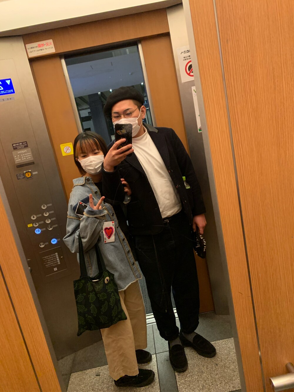 「UNIQLOのソフトタッチハイネックT（長袖）（Tシャツ/カットソー、ホワイト系）」を使った、じゅんさん（メンズ・176cm）の秋コーディネートの1枚目の写真