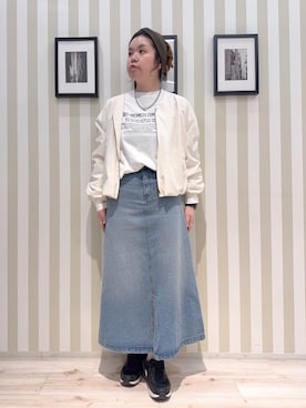 「SHOO・LA・RUE（シューラルー）の【SHOO・LA・RUE DENIM】シンプルだから使いやすい Aラインスカート（デニムスカート、ブルー系）」を使った、miiii54さん（レディース）の春コーディネート