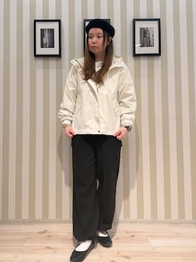 「SHOO・LA・RUE（シューラルー）の【防花粉/高レビュー】きれいもかっこいいも叶える 欲張りマウンテンパーカ（ブルゾン、ホワイト系）」を使った、miiii54さん（レディース）の冬コーディネート