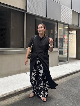 「CORNERS（コーナーズ）の【CORNERS by KR】ドローストリングシャツワンピース（シャツワンピース、ブラック系）」を使った、yuminyさん（レディース・163cm）の夏コーディネート