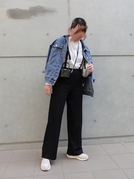 「肩掛け」｜「アイテム（デニムジャケット）」を使った、yuminyさん（レディース・162cm）の春コーディネート
