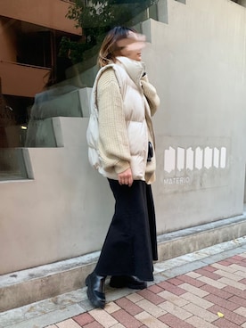 「マーメイドスカート」｜「アイテム（ダウンベスト）」を使った、yuminyさん（レディース・162cm）の冬コーディネート