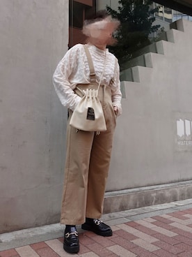 「CORNERS（コーナーズ）のCORNERS by yui ハイウエストツイルサロペット（サロペット/オーバーオール）」を使った、yuminyさん（レディース・162cm）の冬コーディネート