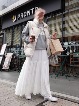 「白スカート」｜「アイテム（スウェット）」を使った、yuminyさん（レディース・162cm）の冬コーディネート