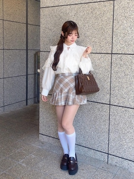 「MAJESTIC LEGON（マジェスティックレゴン）の【お気に入り20,000件超え/高レビュー★★★★★】クラシカルスクエアハンドバッグ（ショルダーバッグ、ブラウン系）」を使った、さえさん（レディース・155cm）の春コーディネート