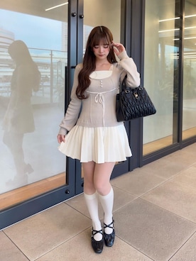 「MAJESTIC LEGON（マジェスティックレゴン）の【WEB限定XLサイズあり】レディギャザーストラップパンプス（パンプス、ブラック系）」を使った、さえさん（レディース・155cm）の春コーディネート