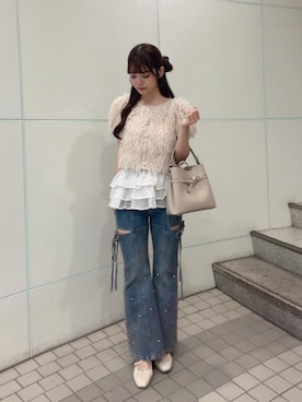 「MAJESTIC LEGON（マジェスティックレゴン）の【WEB限定XLサイズあり】レディギャザーストラップパンプス（パンプス、ホワイト系）」を使った、さえさん（レディース・155cm）の春コーディネート