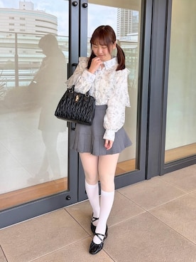 「MAJESTIC LEGON（マジェスティックレゴン）のレディギャザーストラップパンプス（パンプス、ブラック系）」を使った、りっかさん（レディース・156cm）の春コーディネート