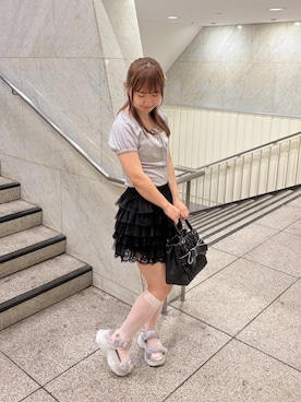 「MAJESTIC LEGON（マジェスティックレゴン）のクラシカルスクエアリボンバッグ（ショルダーバッグ、ブラック系）」を使った、りっかさん（レディース・156cm）の夏コーディネート