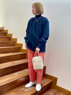「アイテム（アクセサリー、ブルー系）」を使った、安川さん（レディース・157cm）の冬コーディネート