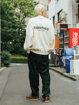 「FOG ESSENTIALS（エフオージーエッセンシャルズ）のアイテム（スウェット）」を使った、萌笑さん（メンズ・175cm）の冬コーディネート