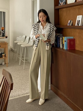 「アイテム（スラックス、ベージュ系）」を使った、SECRET LABELさん（レディース・162cm）の冬コーディネート