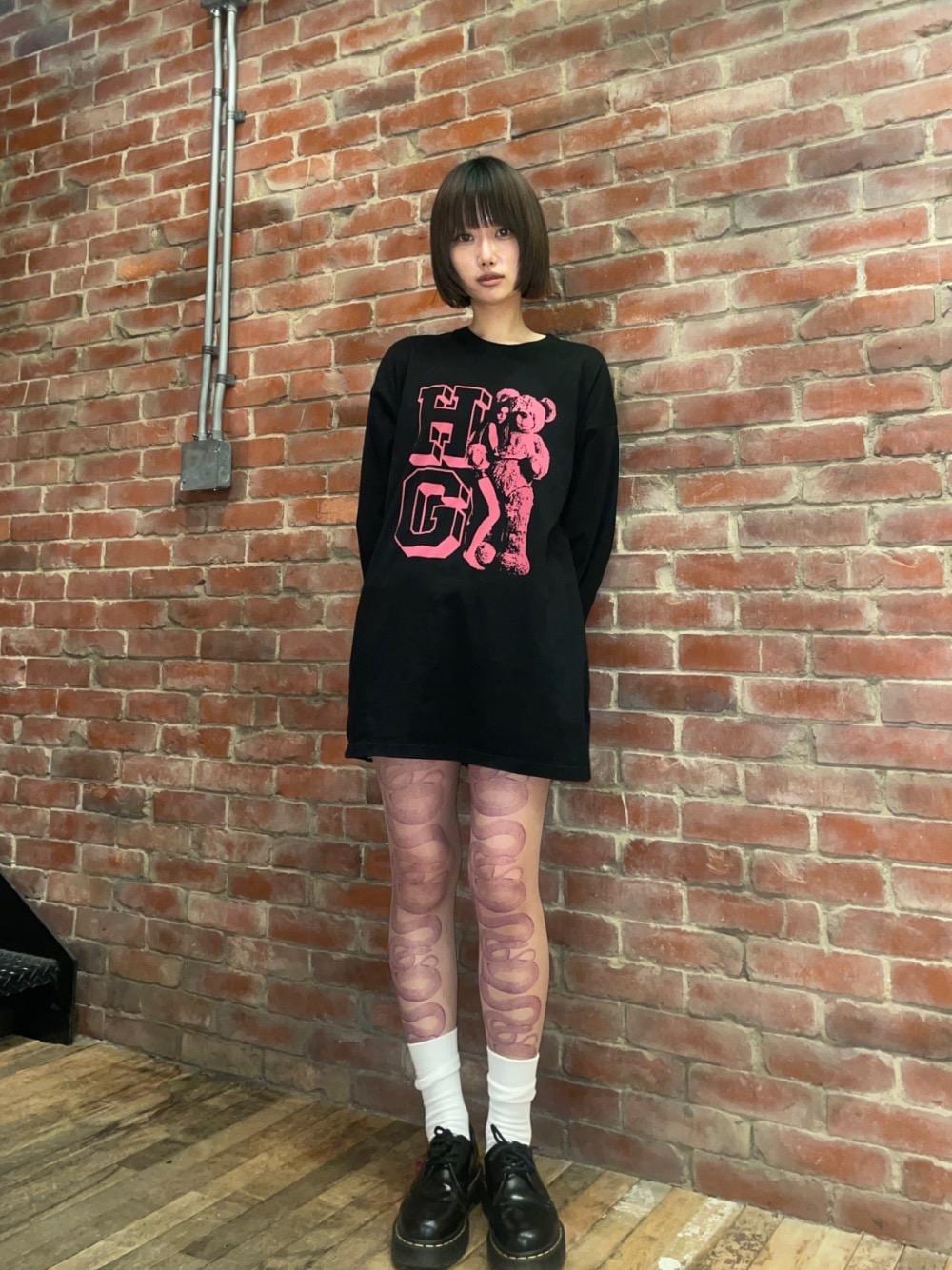 「ヒステリックグラマー、HYSTERIC GLAMOUR」｜「HYSTERIC GLAMOURのSNAKE LOOP ストッキング（タイツ/ストッキング、パープル系）」を使った、ひびんさん（レディース・164cm）の春コーディネートの1枚目の写真