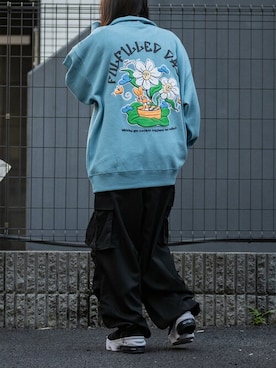 「カーゴパンツコーデ」｜「アイテム（スウェット）」を使った、wwwearさん（レディース・155cm）の春コーディネート