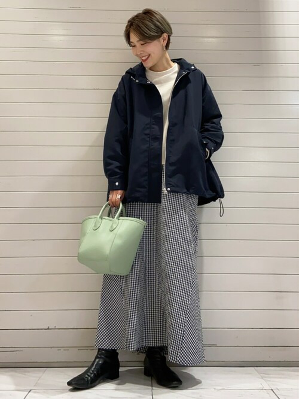 「Green Parks」｜「Green　Parksの花粉防止 Aラインミドル丈マンパ（マウンテンパーカー、ブルー系）」を使った、SAKAWAさん（レディース・161cm）の冬コーディネートの1枚目の写真
